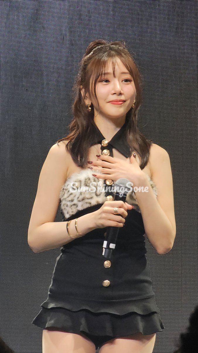 SunShiningSone's tweet image. JIU - UAU 2025 The 1st FanCon in Grand America, New York. #JIU #UAU #Dreamcatcher_UAU #Playlist #You_Are_You