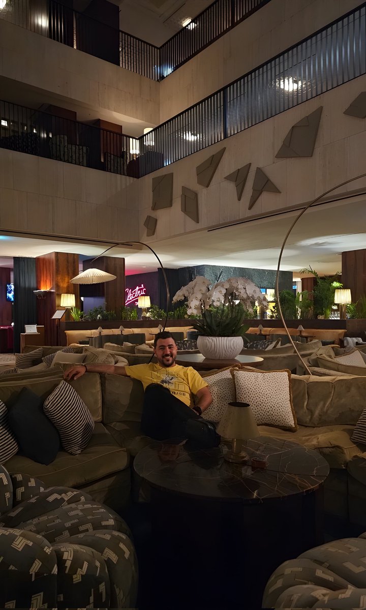 وسط كل الركض وضغط الحياة، تذكر إنك تستحق لحظة توقف…
من قلب قطر، أقول:
ريح بالك، وخلك على مزاجك، لأن الراحة صارت فن، والسكينة صارت ضرورة.
✨
الله يرزقنا راحة ما بعدها تعب، ورضا ما بعده همّ.
#قطر #راحة_بال #لحظات_ذهبية #خلك_مرتاح #ترند_الهدوء #طاقتك_ثروة  #زياد_بن_محمد #قطر