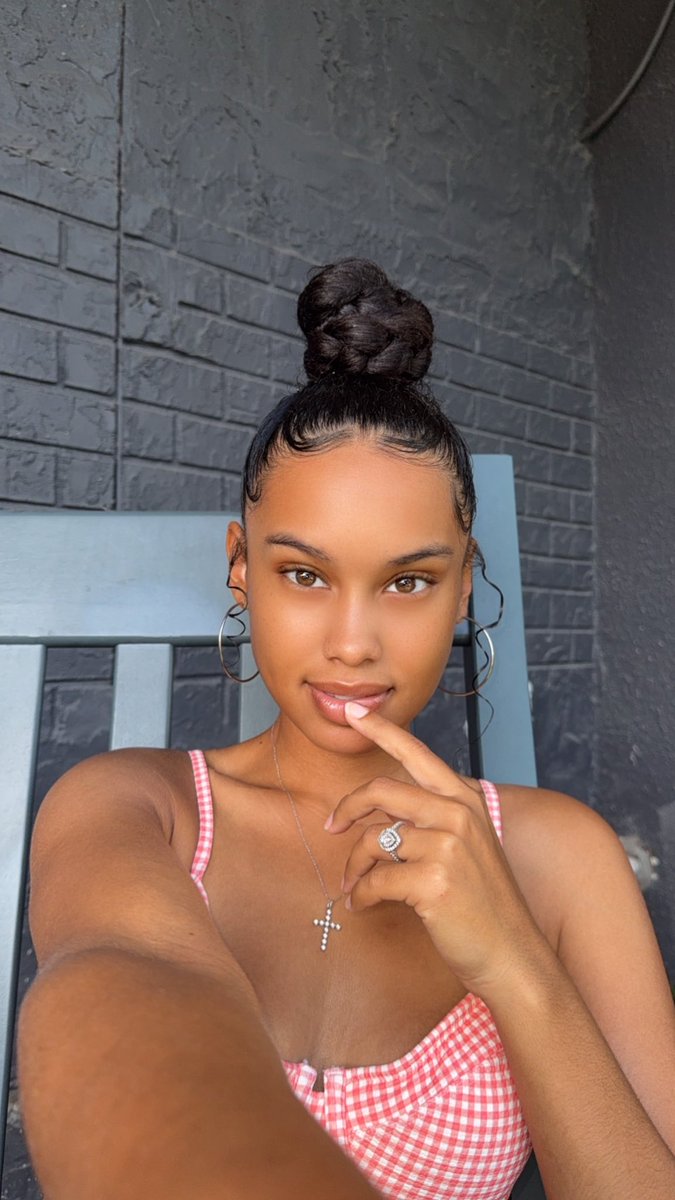 _AmberDenisee tweet media