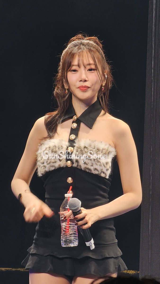 SunShiningSone's tweet image. JIU - UAU 2025 The 1st FanCon in Grand America, New York. #JIU #UAU #Dreamcatcher_UAU #Playlist #You_Are_You