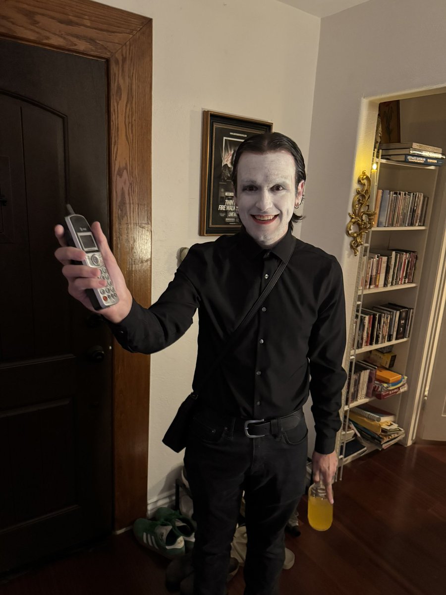 orphicfag's tweet image. I looked nonbinary af last night, I was scared I couldn't change it