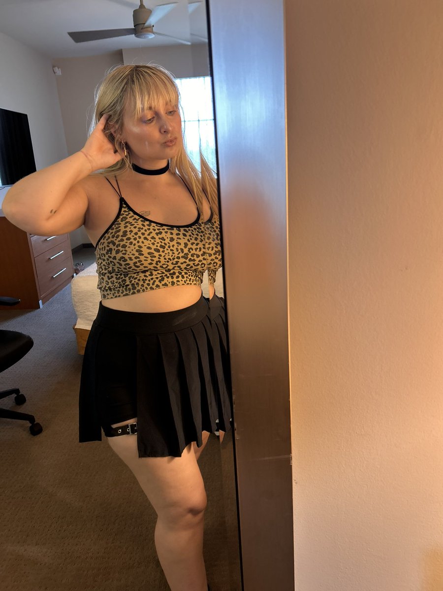 ofthemisery's tweet image. ready for you @KeshaRose