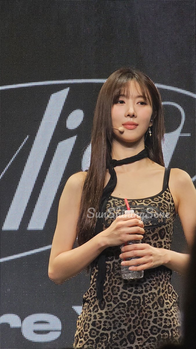SunShiningSone's tweet image. YOOHYEON - UAU 2025 The 1st FanCon in Grand America, New York. #YOOHYEON #UAU #Dreamcatcher_UAU #Playlist #You_Are_You
