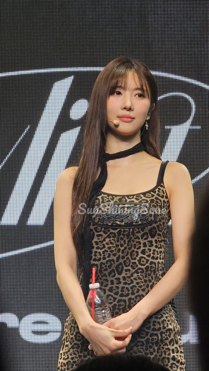SunShiningSone's tweet image. YOOHYEON - UAU 2025 The 1st FanCon in Grand America, New York. #YOOHYEON #UAU #Dreamcatcher_UAU #Playlist #You_Are_You