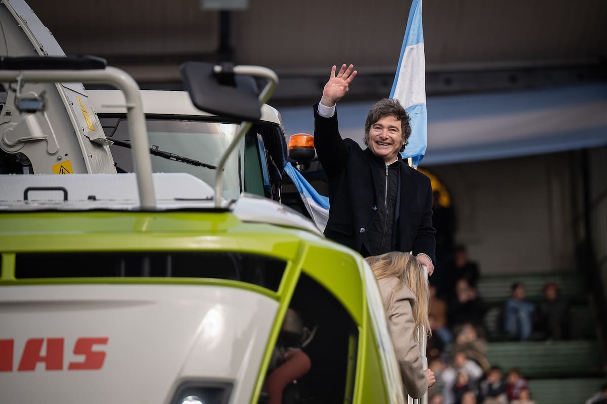 LNcampo's tweet image. De local en la Rural: un Milei en rol estelar, cómplice con el público y sin Villarruel en escena dlvr.it/TM7bdz