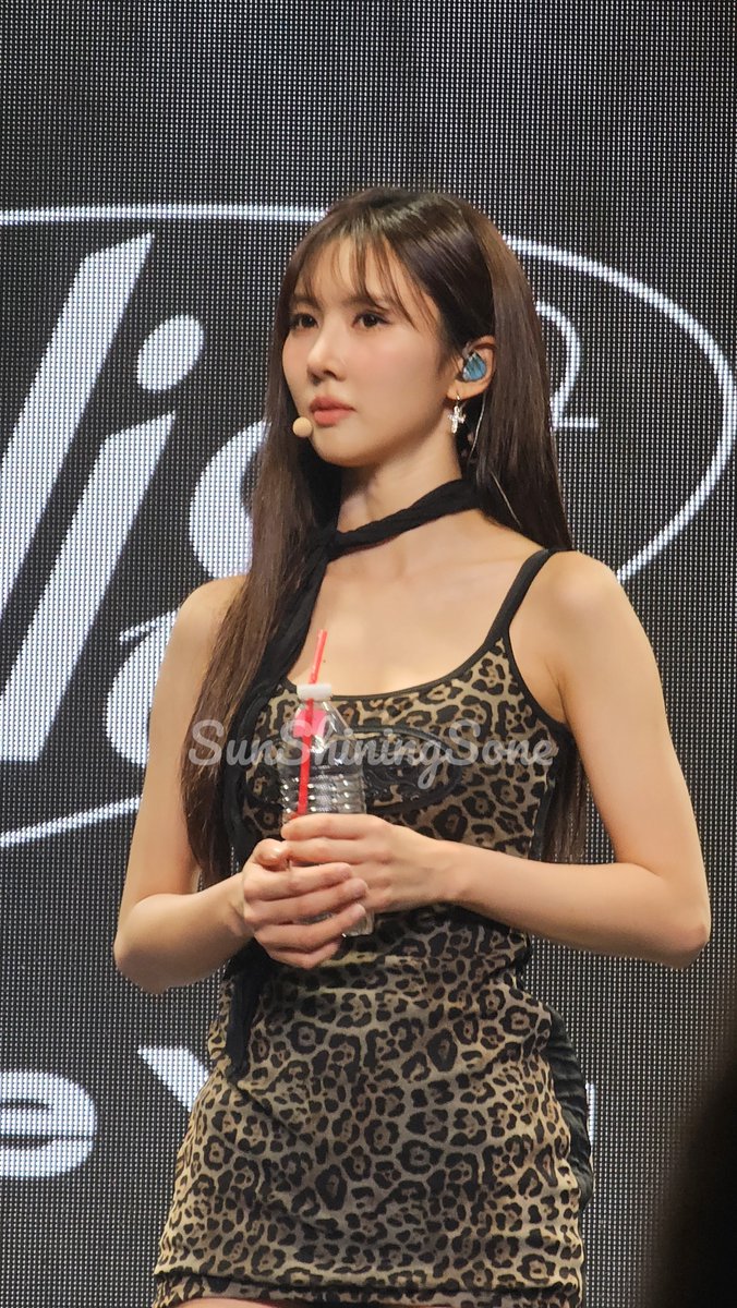 SunShiningSone's tweet image. YOOHYEON - UAU 2025 The 1st FanCon in Grand America, New York. #YOOHYEON #UAU #Dreamcatcher_UAU #Playlist #You_Are_You