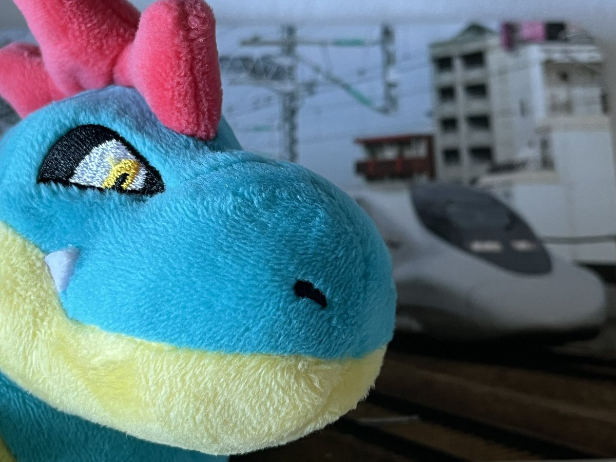 waninoko_travel's tweet image. トレイントラベラーズメンバーと
現役新幹線の相棒たち🚅🚄
弾丸くん(ラムパルド)とE7系(W7系)の
おでこと目(ライト)の位置は完璧一致
してるしエクボくん(オーダイル)と
N700Sの笑窪も顔の筋も結構共通してる
ことがわかったからこれから新幹線を観るのがもっと楽しくなりそうって思った🤣笑