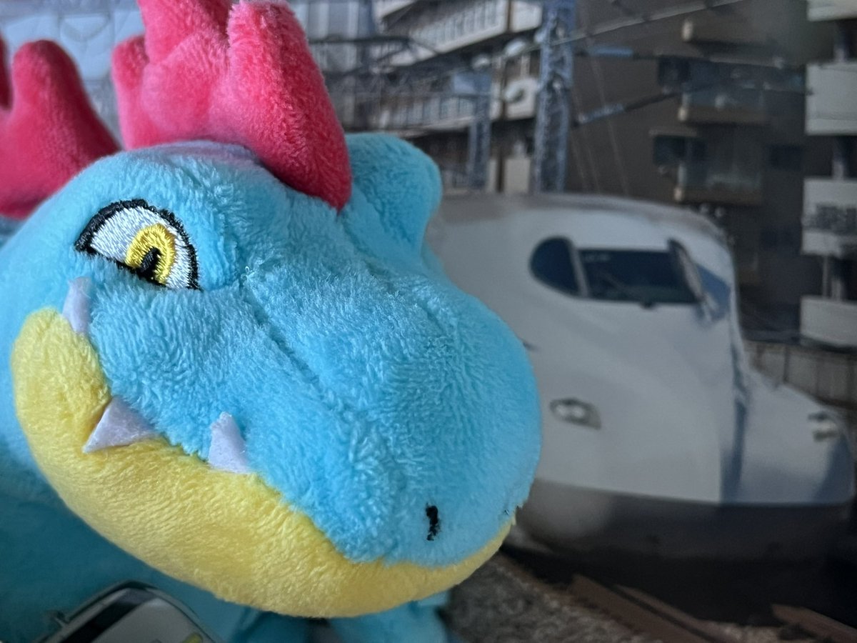 waninoko_travel's tweet image. トレイントラベラーズメンバーと
現役新幹線の相棒たち🚅🚄
弾丸くん(ラムパルド)とE7系(W7系)の
おでこと目(ライト)の位置は完璧一致
してるしエクボくん(オーダイル)と
N700Sの笑窪も顔の筋も結構共通してる
ことがわかったからこれから新幹線を観るのがもっと楽しくなりそうって思った🤣笑