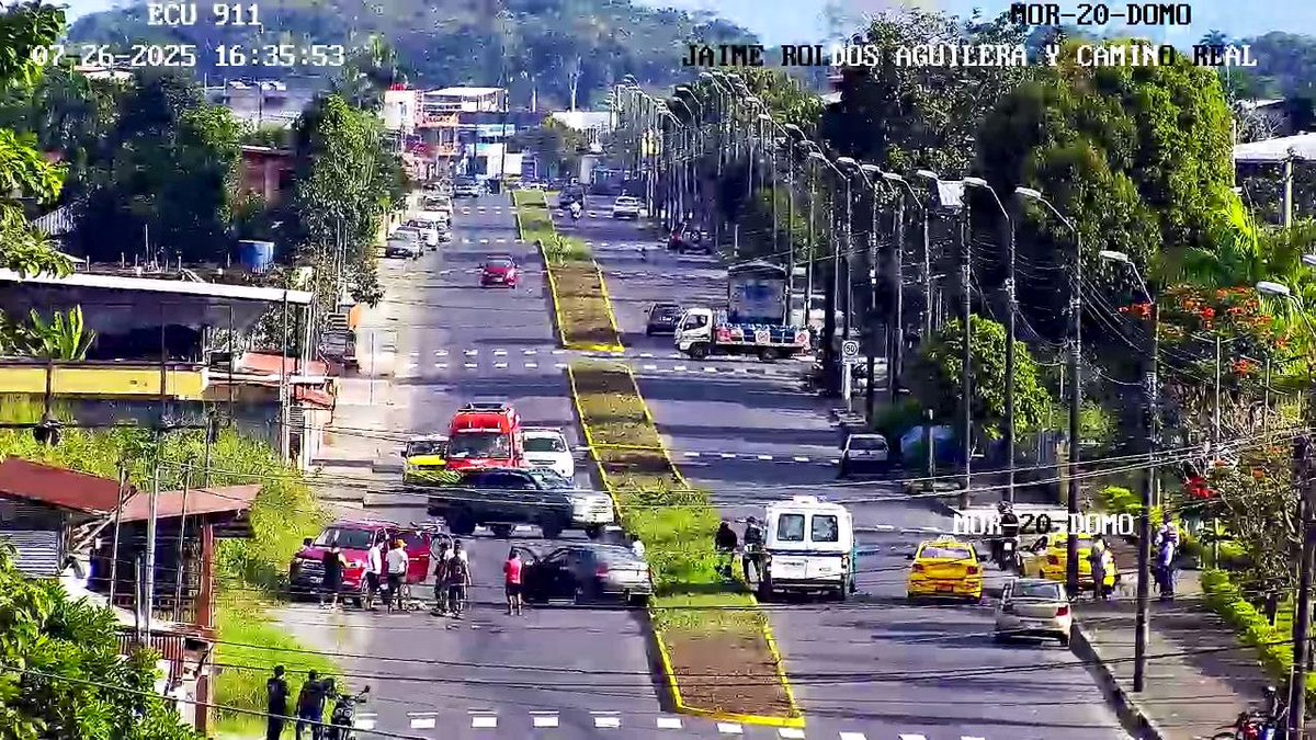 Coordinación Zonal 6 ECU 911 Austro (@ecu911austro) on Twitter photo #Macas| Un siniestro de tránsito vehicular fue reportado al 9-1-1 en el sector del barrio La Unión. El alertante indicó que existe 2 personas heridas.
De inmediato el #ECU911 coordinó con recursos de <a href="/PoliciaEcuador/">Policía Ecuador</a> y <a href="/Bomberos_Cuenca/">Bomberos Cuenca</a>.
#ECU911BrindaSeguridadIntegral #Macas| Un siniestro de tránsito vehicular fue reportado al 9-1-1 en el sector del barrio La Unión. El alertante indicó que existe 2 personas heridas.
De inmediato el #ECU911 coordinó con recursos de <a href="/PoliciaEcuador/">Policía Ecuador</a> y <a href="/Bomberos_Cuenca/">Bomberos Cuenca</a>.
#ECU911BrindaSeguridadIntegral