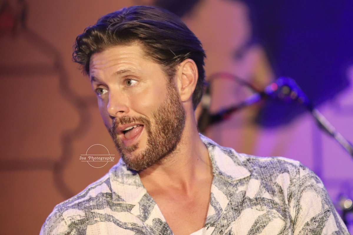 3saPhotography's tweet image. This cutie patootie was absolutely glowing this weekend
Jensen Ackles
Novi 2025
#SPNFamily #jensenackles