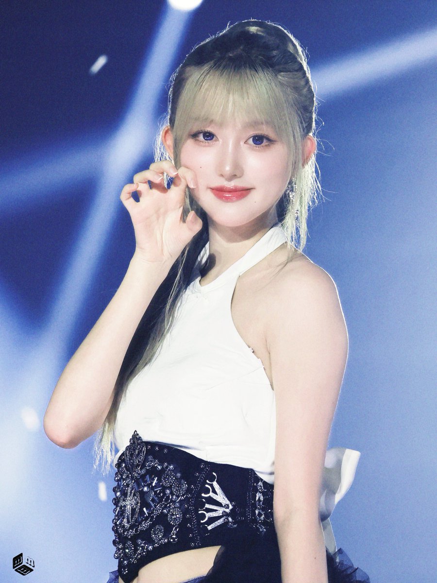 _mmm_0924's tweet image. 20250726 SBS ๐ค
#๊ฐ์ #GAEUL #๊น๊ฐ์
#์์ด๋ธ #IVE #ใฌใฆใซ