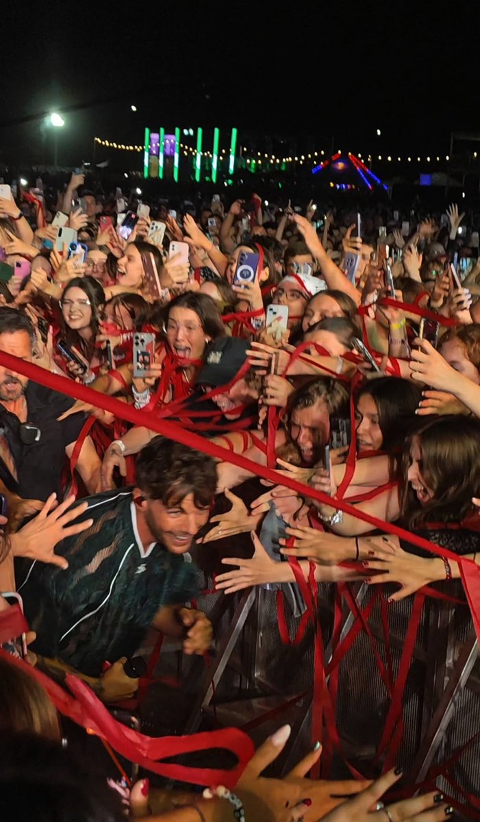 LouisPromoSquad's tweet image. 📲 Louis at barricade tonight! He looks so happy 🥹❤️ #łodźsummerfestival
📸 kiciapusia1234
27.7.25