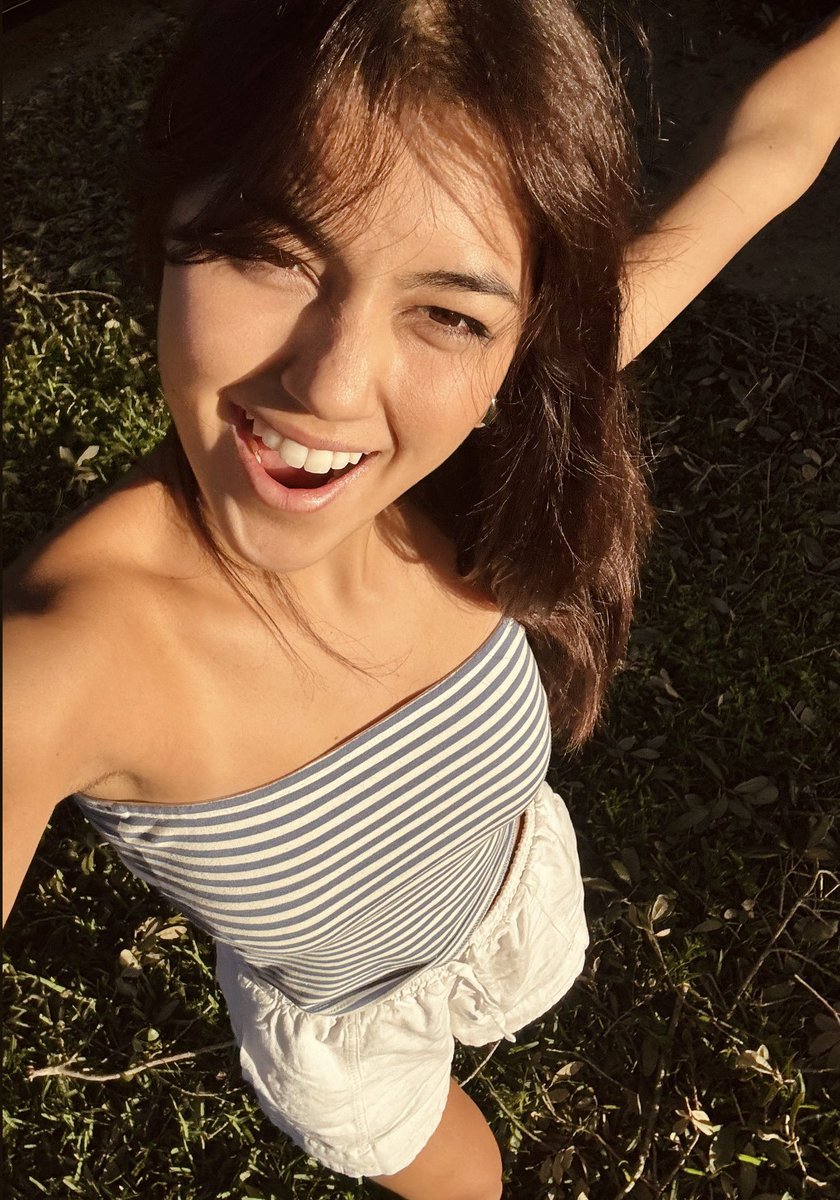 Are you feeling happy tonight? 📸🔥 I posted a new music 🎵 Video tonight!! kylinmilan.net