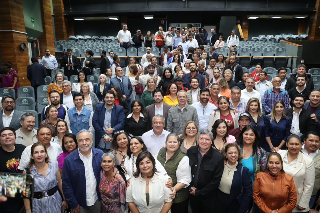 raulmoronO's tweet image. En una Reunión Nacional Organizativa con líderes de todas la república, llamé a respaldar a la Presidenta de México @Claudiashein y su gobierno, así como a trabajar territorialmente en todo el país para fortalecer la unidad de nuestro movimiento.
En Michoacán, recorremos los…