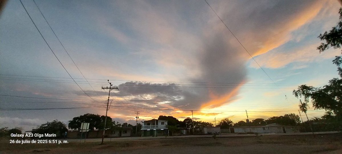 ClimaMgta's tweet image. Atardecer desde Robledal.. Gracias a @OlgaMarn9 y La Guardia vía WINN

#26jul 6:40 pm