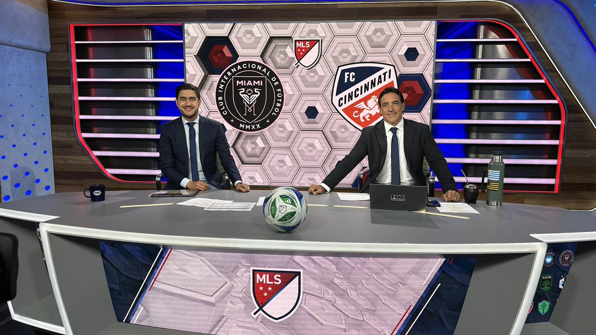 RodolfoLanderos's tweet image. El partido de la fecha (y posiblemente de la temporada) lo tenemos en @FOXDeportes.
@InterMiamiCF, sin Messi, ni Alba, recibe @fccincinnati, el mejor de la Conferencia del Este.
Los esperamos @AIzquierdo10 y su servilleta YA.