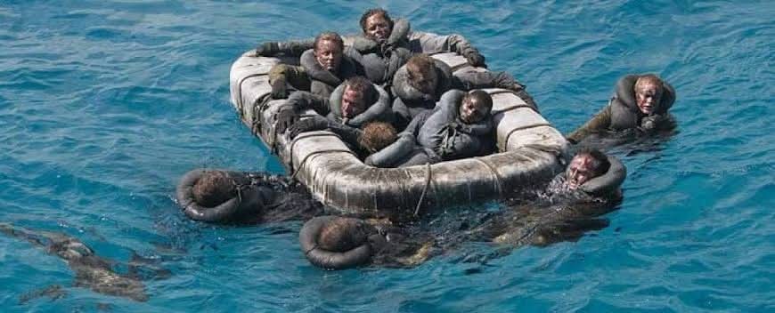 MamuteMarcos's tweet image. #USS Os números da tragédia do USS Indianápolis
Dos 1.196 tripulantes a bordo, cerca de trezentos afundar@m com o navio, enquanto o resto enfrentou exposição, desidratação, intoxicação por água salgada e at@ques de tubarões enquanto esperavam ajuda. Apenas 316 sobreviveram.
