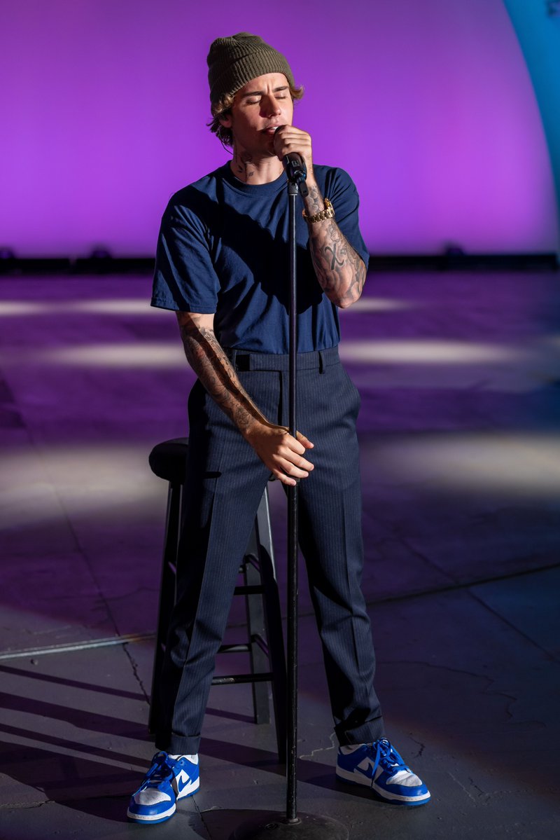 JDBieberDumps's tweet image. Justin Bieber performing at the 54th annual CMA Awards
(Nov 11, 2020)