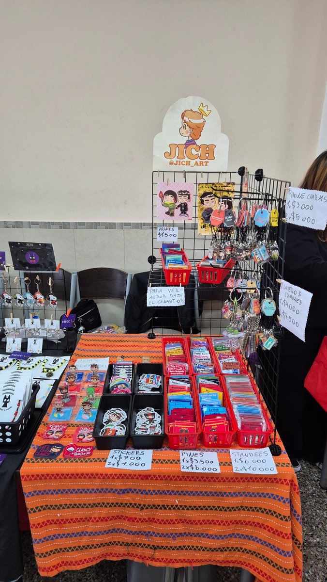 JICH_art's tweet image. Miren mi mesa en la Feria Clikkie llena de cositas 🌼🌻🪻🌸🌷🌺🌹💐 
Gracias por pasarse hoy 💋