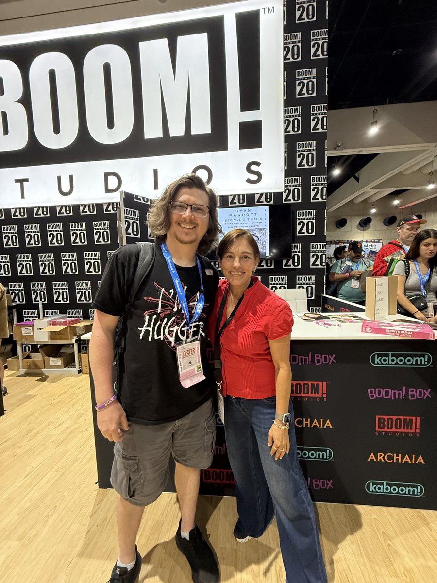 Omn1Media's tweet image. Finally made it happen! Got her comic signed as well! Let’s go! #PowerRangers
