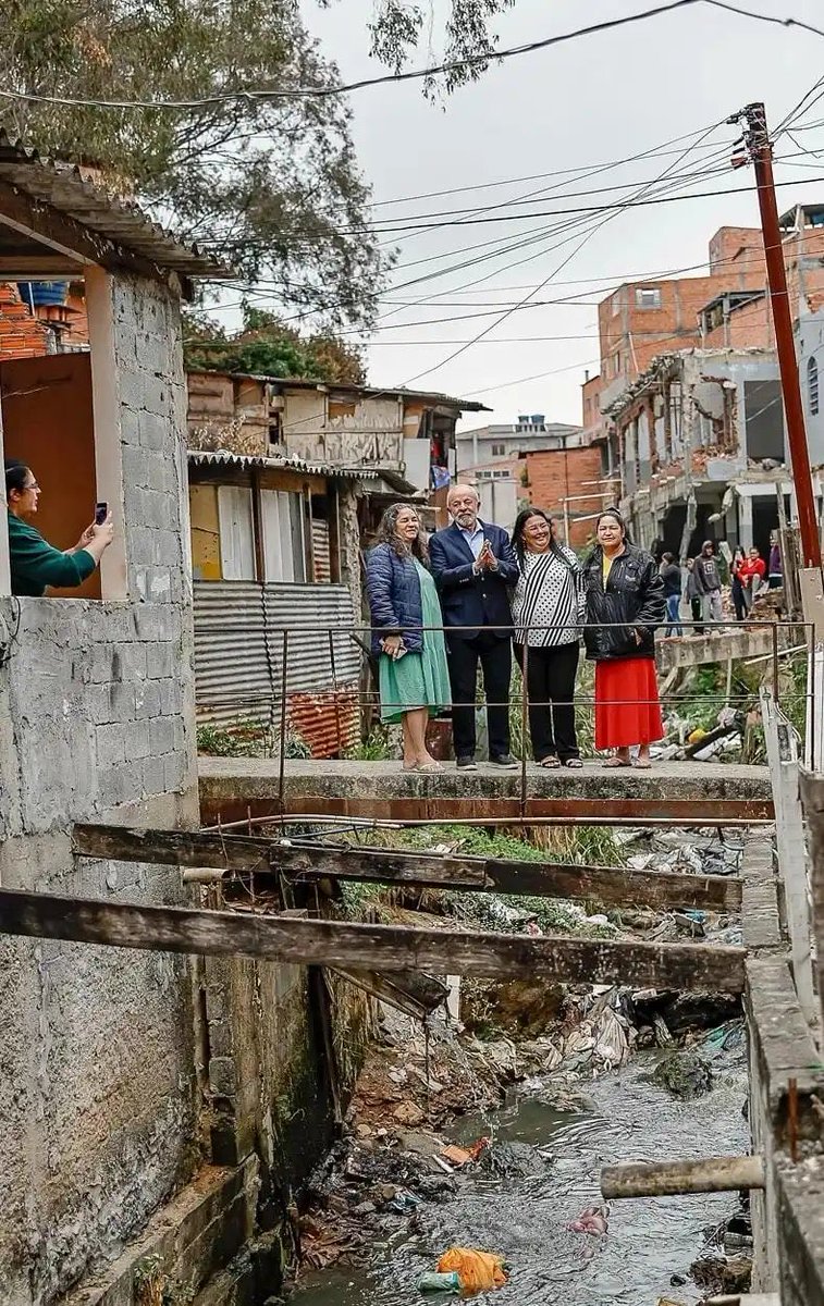 mikaelgringoPE's tweet image. Olha todos os pobres que lula tirou da pobreza