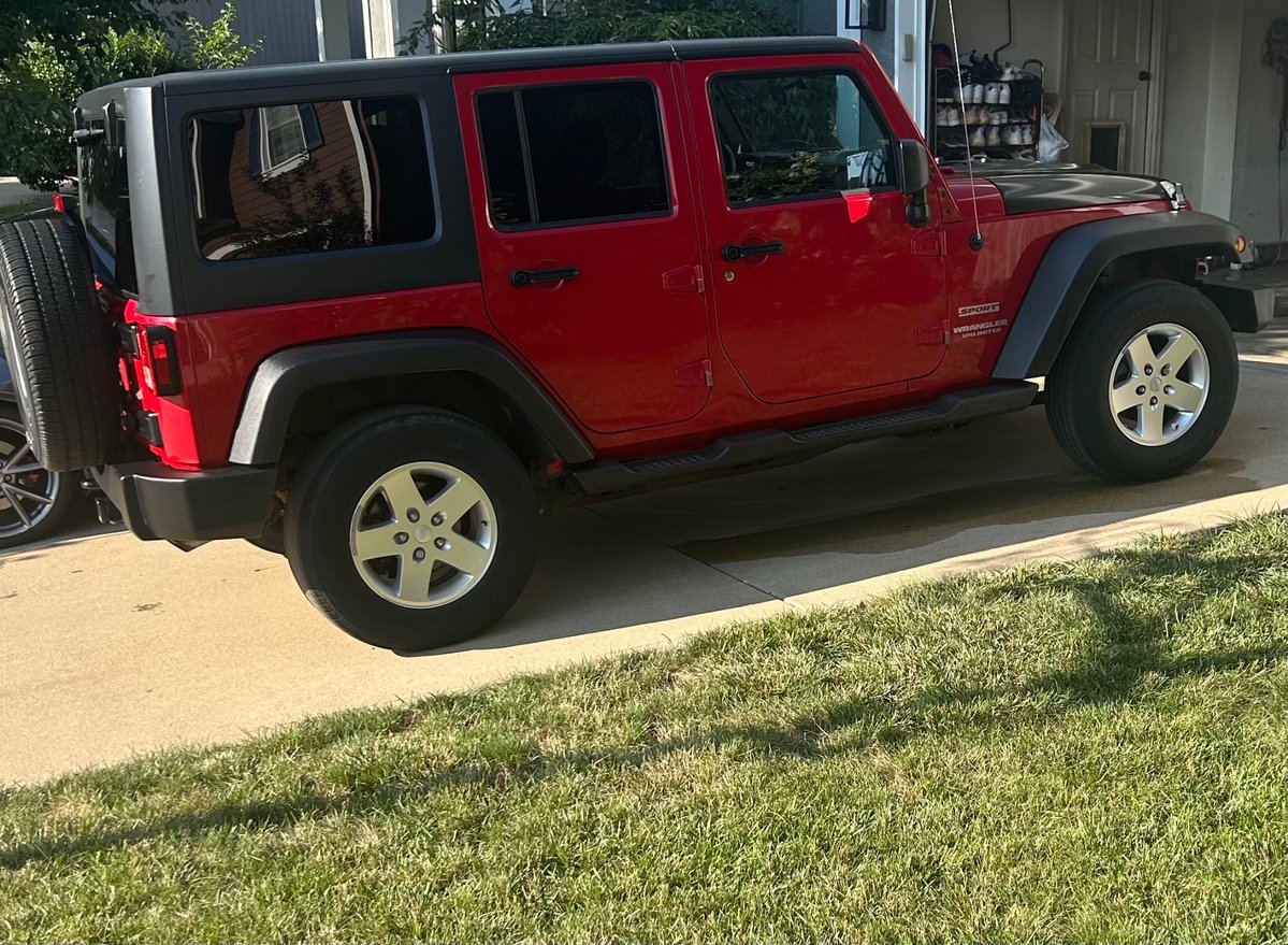 6Astatechamp's tweet image. Looking and driving brand new. New tires scheduled for 8/1. Bidding starts at 10 million dollars (US)