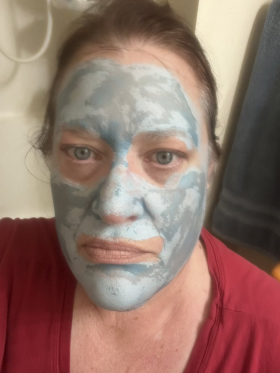 Daflippityflop1's tweet image. Son: what are you doing
Me: a face mask
Son: it would be funny as shit if it dyed your face blue
Me: