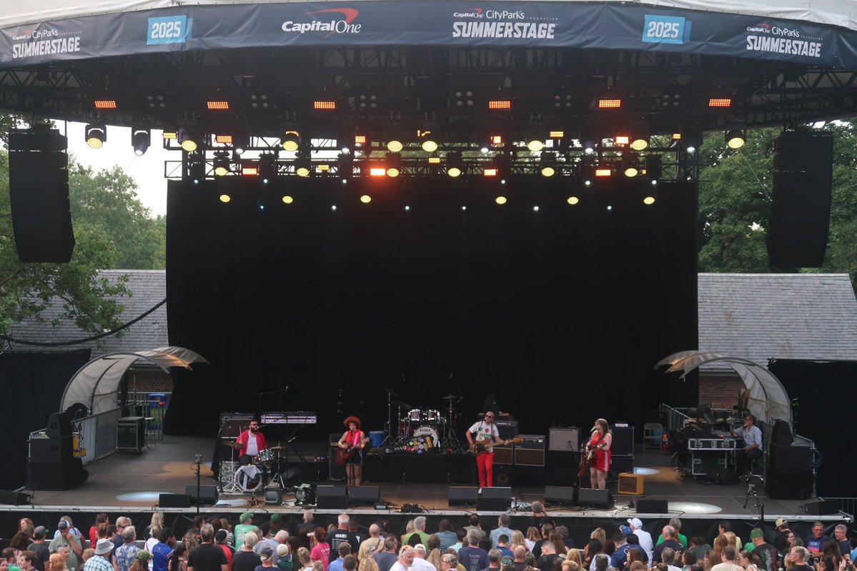 SummerStage's tweet image. It’s Saturday night in Central Park and we’re spending it with @sawdoctors and Carsie Blanton 🇮🇪