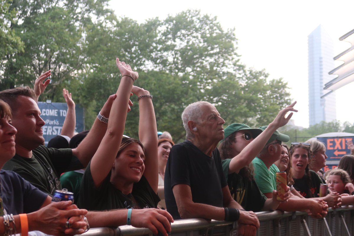 SummerStage's tweet image. It’s Saturday night in Central Park and we’re spending it with @sawdoctors and Carsie Blanton 🇮🇪