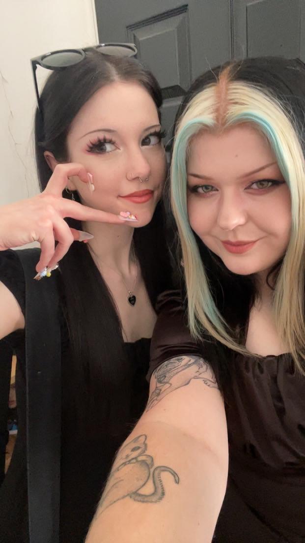 allyourp0ison's tweet photo. HAPPIEST BERFDAY my fav ever i fear i hope we carry on being clinically insane together 4 the rest of time and have our kpop men adventures forever <3 I LUV U I MISS U PLEEZ HAVE EVER SUCH A GOOD CHANFUL DAY @DreamForThDead https://t.co/EFXykdLEab