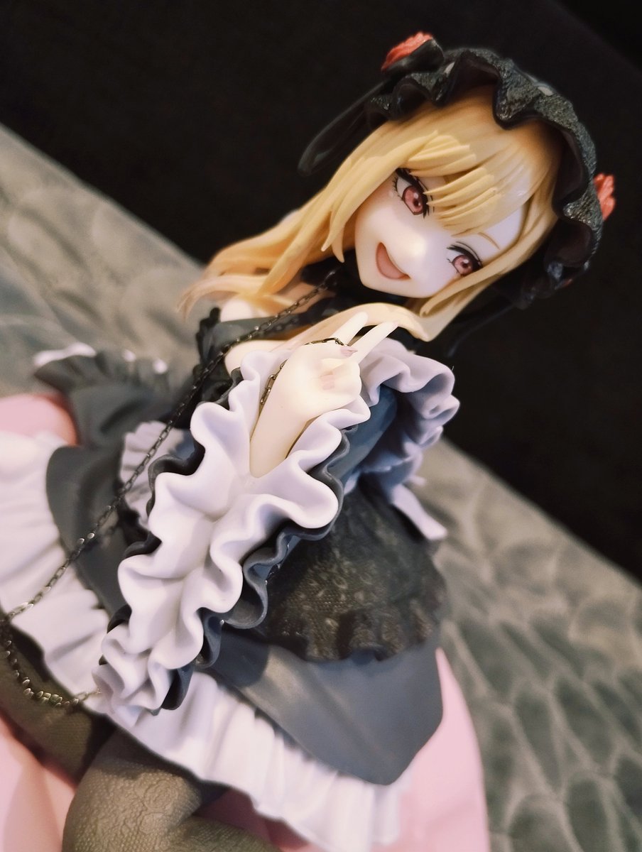homuffinz's tweet image. New figure I got today! 🩷
I really like Marin and I adore gothic lolita fashion so I had to get her, isn't she just so pretty?!