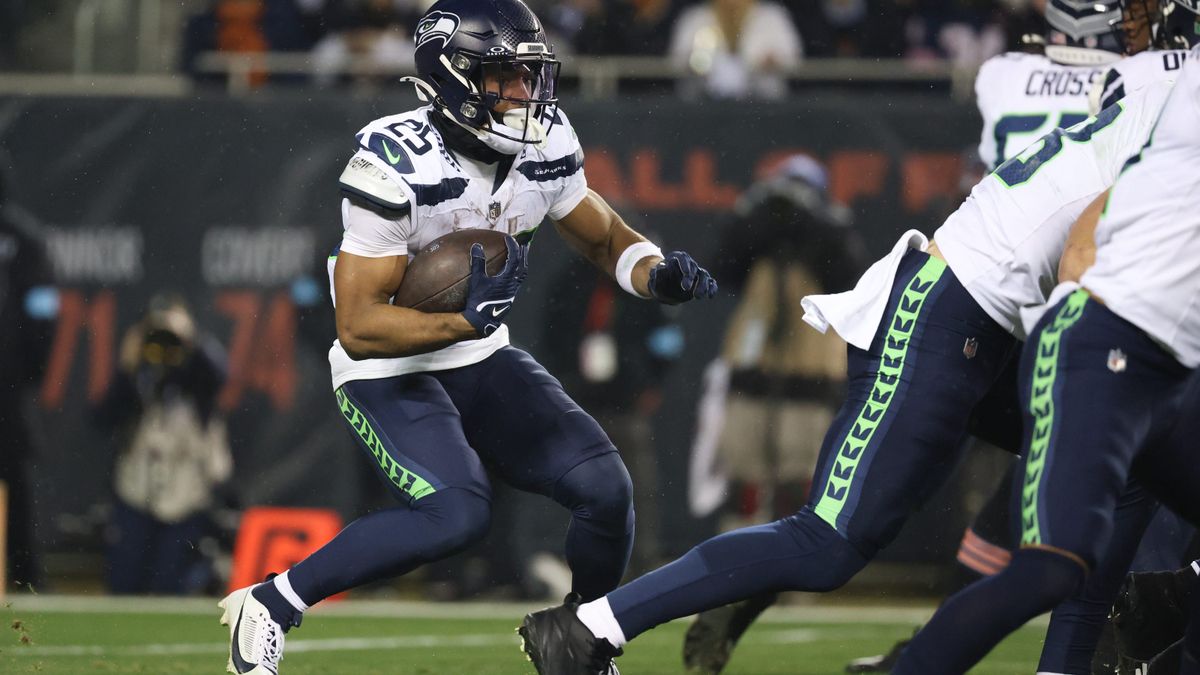 TheSeahawksWire's tweet image. Seahawks fear RB Kenny McIntosh has torn his ACL seahawkswire.usatoday.com/story/sports/n…