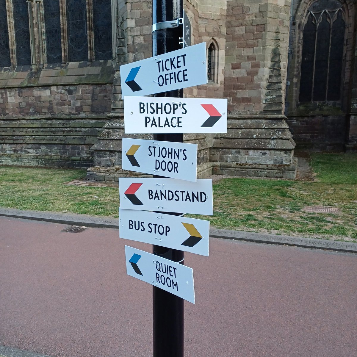 RichardBratby's tweet image. Just awful. Near-total breakdown of civil society, etc.