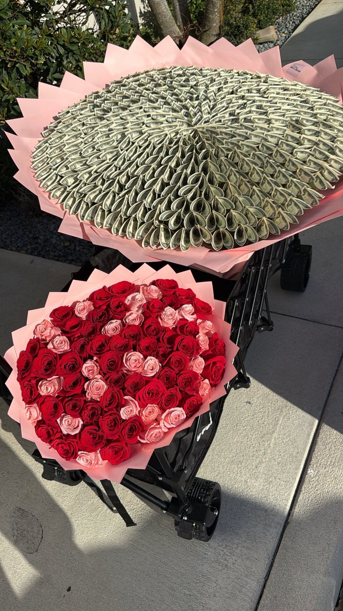 mstizziii's tweet image. Update on my weekly roses😍