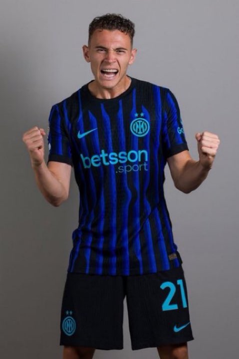 FCIM_World's tweet image. لاغازيتا 🚨
"توصل إنتر إلى اتفاق مع ريال بيتيس لبيع أسلاني مقابل 15 مليون يورو، إلا أن لاعب الوسط لا يزال يرفض جميع العروض من خارج إيطاليا. في المقابل، تكمن المشكلة داخل إيطاليا في أن العروض المقدمة تقتصر على صفقات إعارة فقط"🔵⚫️