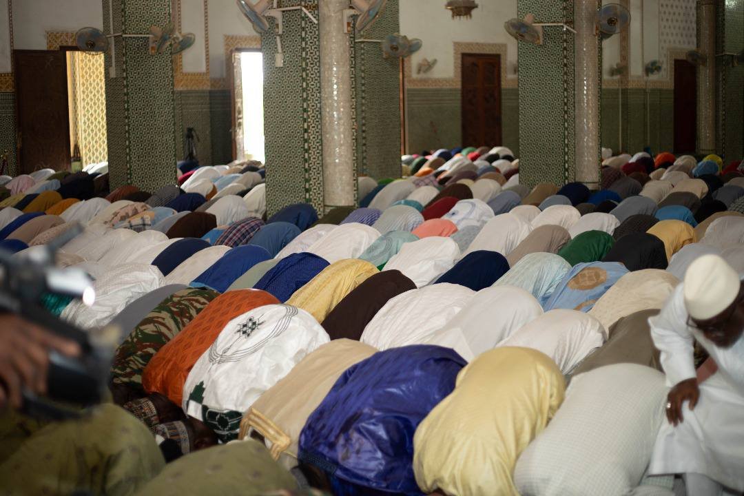 NigerAR's tweet image. Prière Collective de Kunut à la Grande Mosquée de Niamey
Ce matin, à l’occasion de la fête Nationale du 26 juillet, consacrée à la Journée Nationale de la Souveraineté et du Patriotisme, une prière collective de Kunut et une lecture du Saint Coran ont eu lieu à la Grande Mosquée…