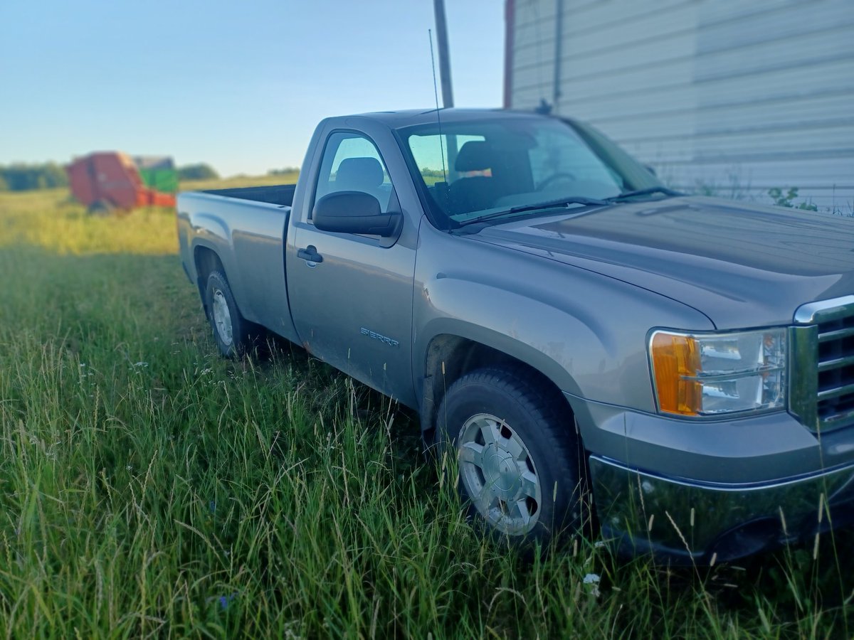 Folks, I am selling my 2013 <a href="/GMC/">GMC</a> 2wd farm pickup. I purchased it new at <a href="/TonerChevrolet/">Toner Chevrolet</a> in Grand Falls, NB. The milage is 229694 km. The price is $6000.00.