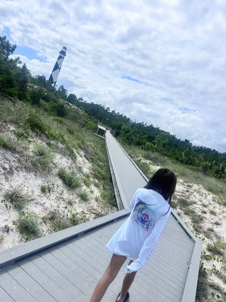 I took a little break to soak up some sunshine and make beach memories with my daughter 🏖️☀️Now I’m back and sharing my teacher wishlist as I get ready for the new school year!
🧬📚🖍️ amazon.com/hz/wishlist/ls…
#clearthelist #teacherwishlist #backtoschool