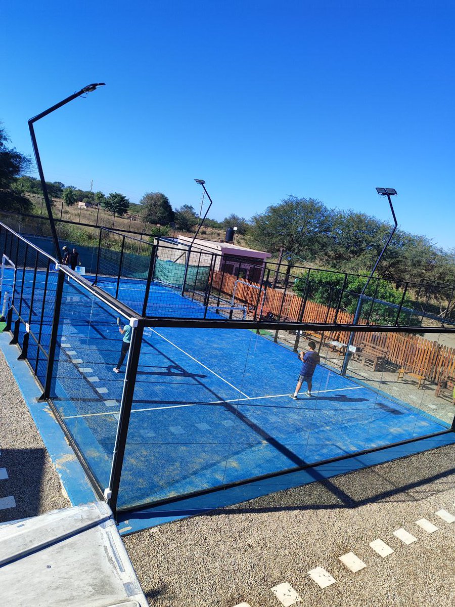 CakePadel's tweet image. Un deporte de jovenes donde cada uno que ingresa a cake padel tienen la oferta de 10% descuento en horas y productos pagando con monero, bitcoin o litecoin.