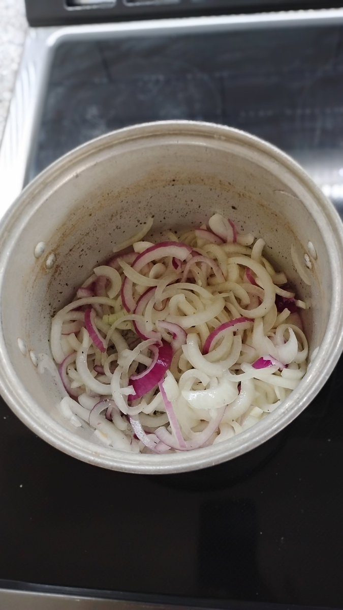 silverado1954's tweet image. Onions for French Onion soup tonight