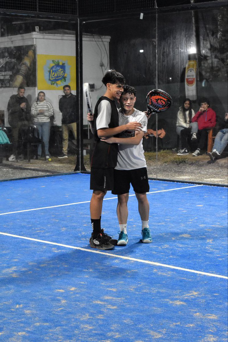 CakePadel's tweet image. Ya vamos 3 semanas de trabajo, vendiendo horas, con muchas visitas, algunos pagando por horas y consumos de bebidas en criptomonedas. algunos pagando litecoin a traves de lemoncash o bitso, hacia cake wallet