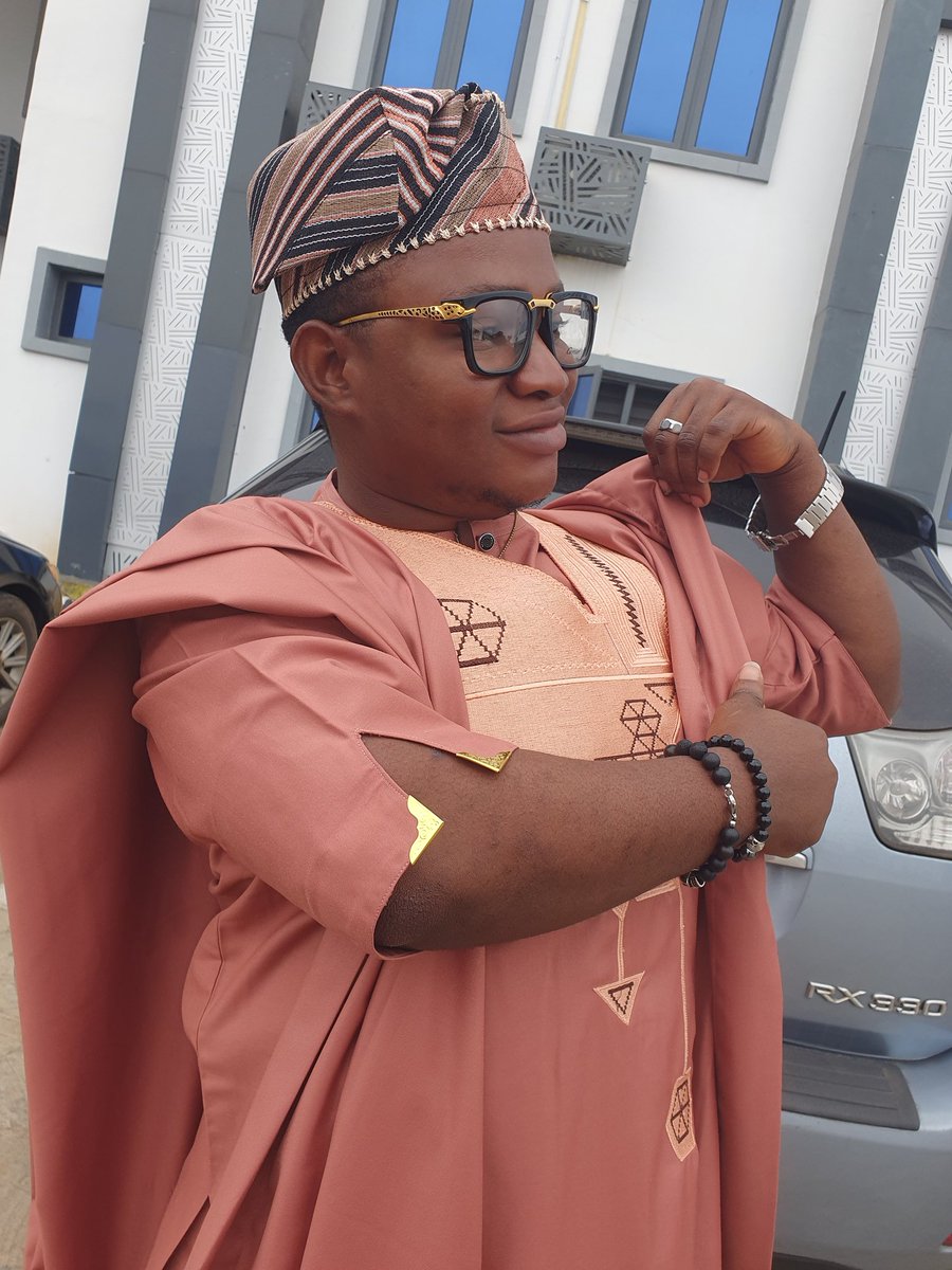 omeizaj7's tweet photo. Saturday for owambe https://t.co/QmBEkGGQA8