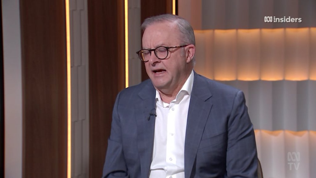 "Well, David, I am not a lawyer..."

Sadly we witness our own PM choking on his words, unable to say that the starvation of civilians in Gaza is a breach of international law.

#auspol #Insiders
