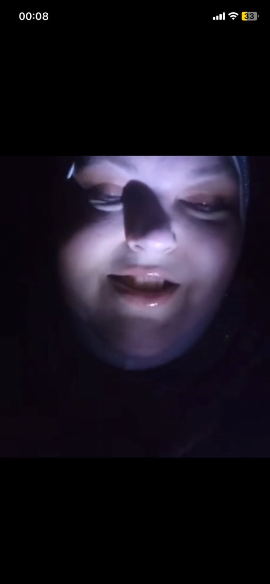 Chucklebubble's tweet image. Lighting from under the chins…..
isn’t right .
Look at that .
Syria fun 🤦🏻♀️🤦🏻♀️✌🏼