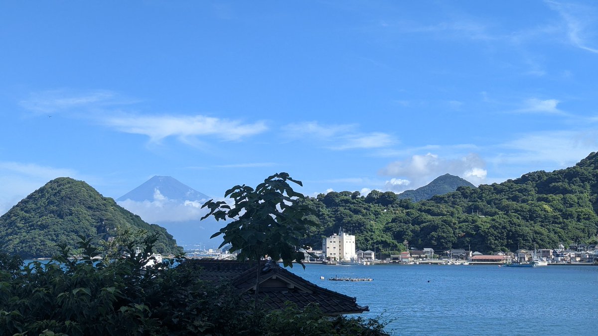 TUBAKI_KAORI's tweet image. 着いたσ(￣＾￣)良い海風だ🌊