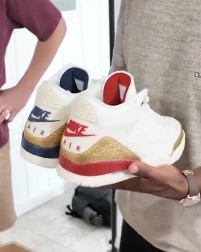 SoleRetriever's tweet photo. CC Sabathia got an insane pair of Air Jordan 3s from @Jumpman23 to celebrate his Hall of Fame Induction 🫡 @CC_Sabathia 

📹 @Moyevisuals https://t.co/arbj0Cr4lC