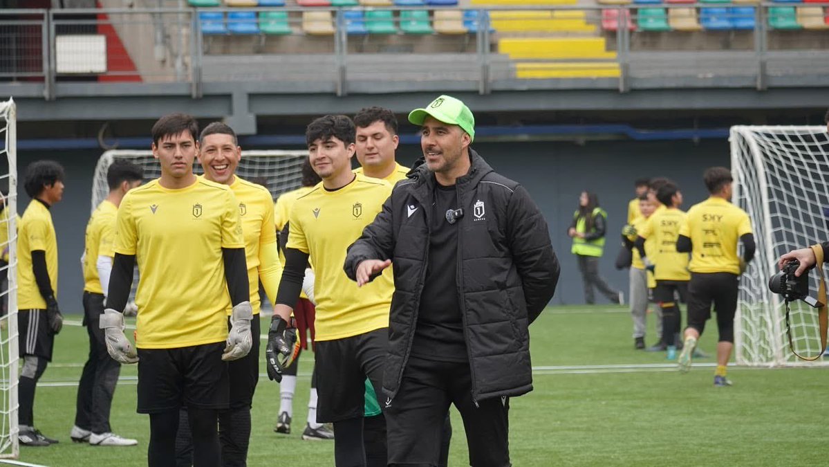 🇨🇱 Gracias Capitán, por seguir entregándonos alegría a través de tu compromiso y entrega. Para nosotros es un honor poder contar con tu presencia 💯

Juntos #SomosMás Deporte y Proyección 🍀