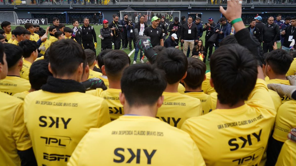 🗣 “Si pudimos ganar dos Copa América, la idea es que luego sean 10, apuntar siempre a lo más alto”, declaró el capitán, poniendo el foco en el trabajo y desarrollo desde edades tempranas, entregando herramientas a quienes quieran proyectarse en el deporte de alto rendimiento 💪🏼