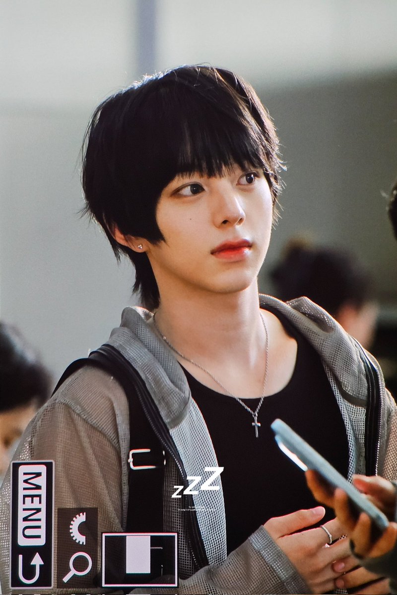 zzzahof's tweet image. 250727 ICN
#์ฆ์ด๋๋๋ฐ๋ณด
#์ํ #AHOF
#์ฆ์ธ #CHIHEN #็ฐกๅฟๆฉ