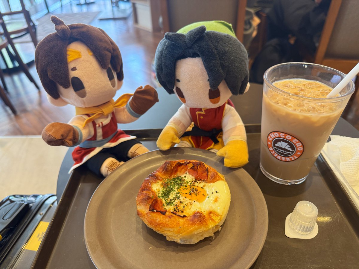 lastskyEND's tweet image. 今日はワンフェス！
集合時間まで朝飯☀️

フレンチトースト食べたかったけど、売り切れだったー😫
目玉焼き🍳デニッシュ